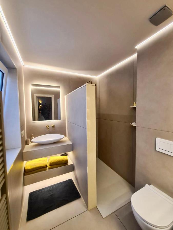 Junior luxe suite cityview Anvers Extérieur photo