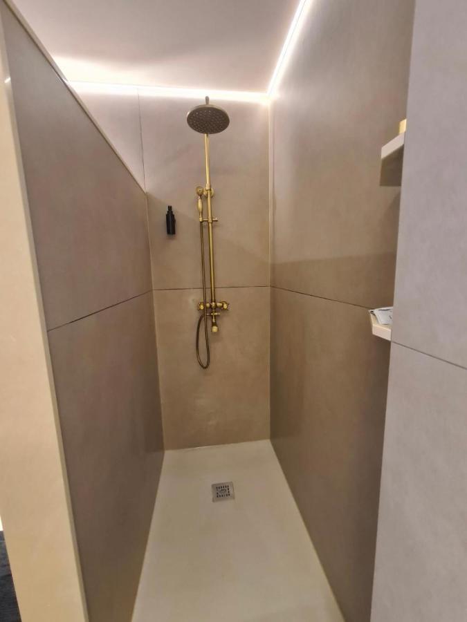 Junior luxe suite cityview Anvers Extérieur photo