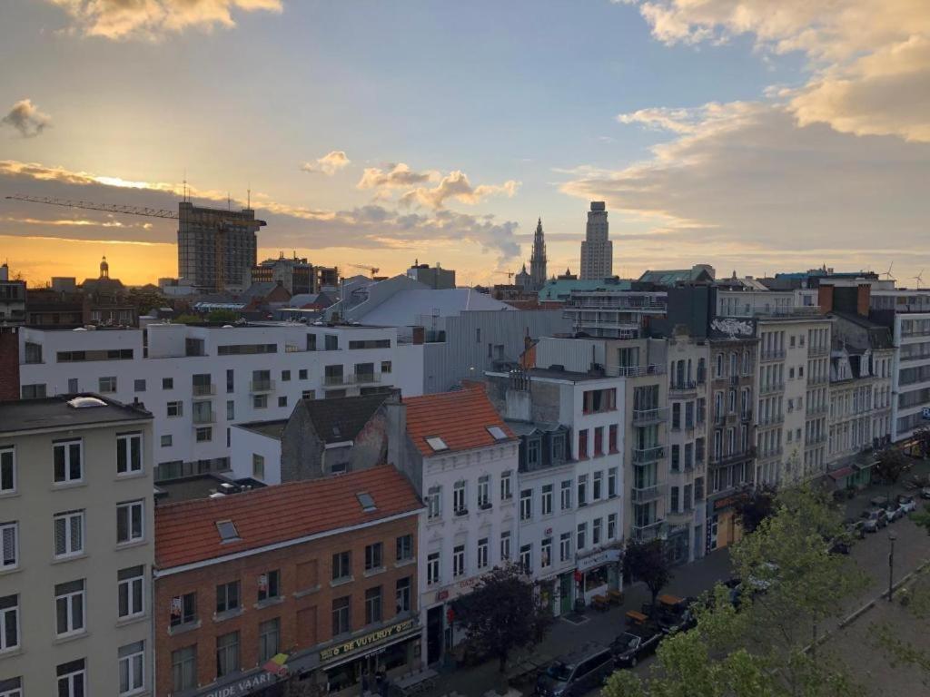 Junior luxe suite cityview Anvers Extérieur photo