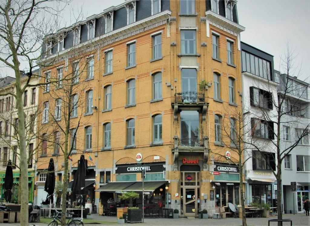 Junior luxe suite cityview Anvers Extérieur photo